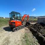 Inchiriem excavator 2,7 tone cu operator