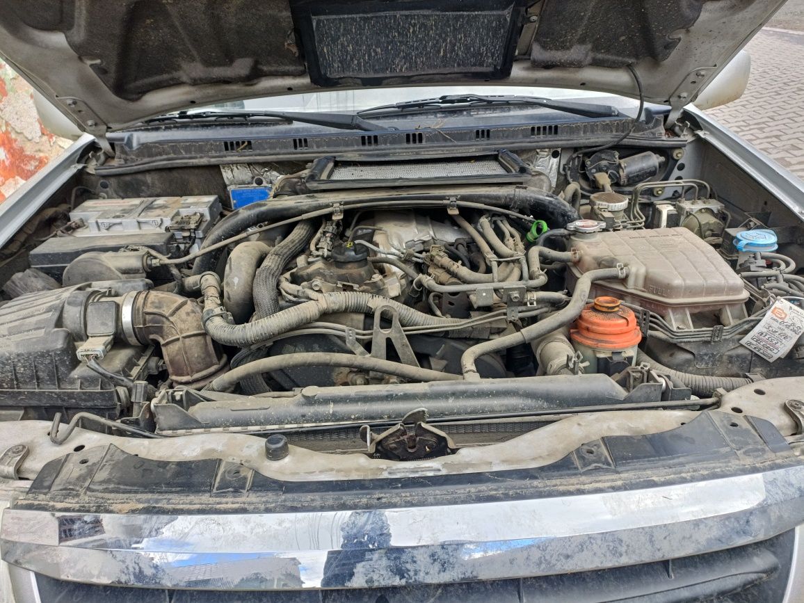 Dezmembrez Suzuki grand vitara 2.0 diesel 109 cp  2004